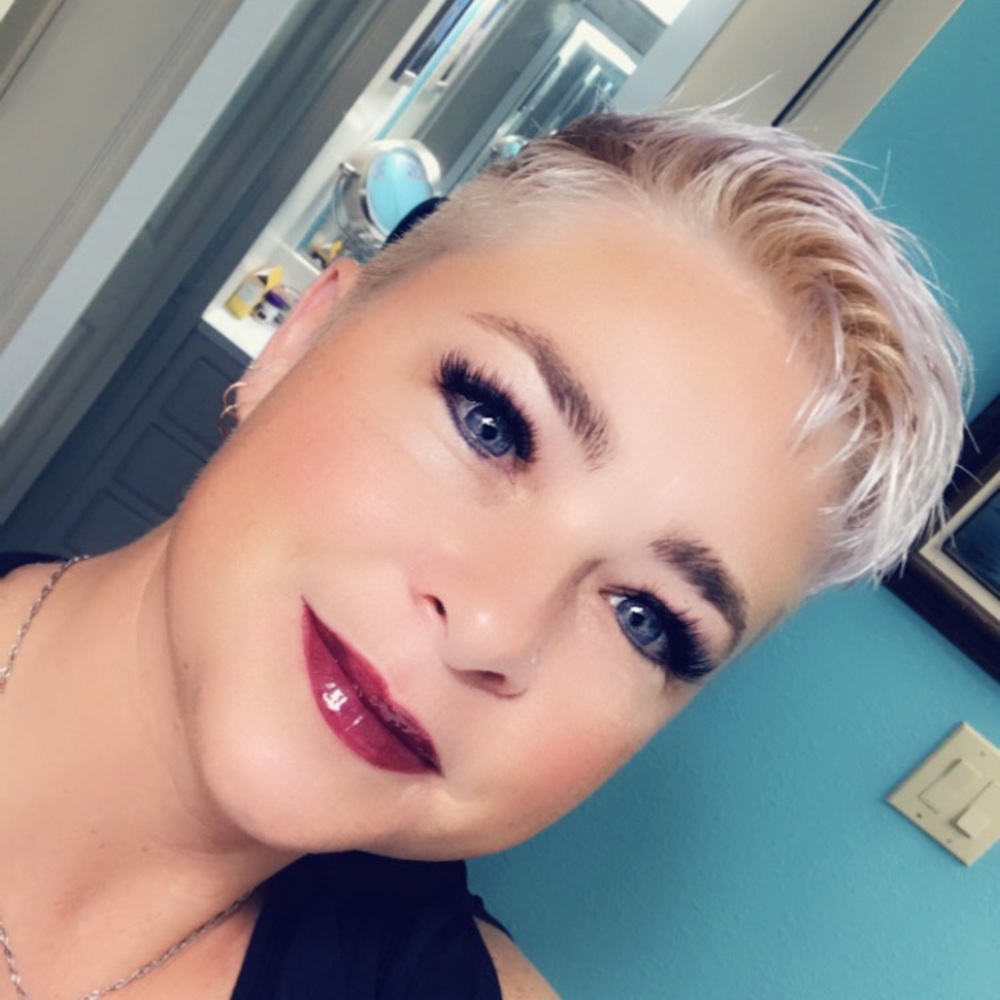 Meet your Posher, Crystal